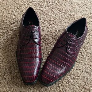 BOLANO CROC DRESS SHOE MENS 12M DARK PINK/MAROON NWT.